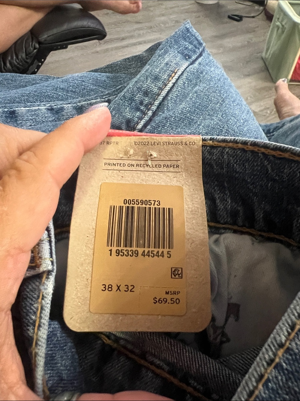 Levi's 559 Relaxed Straight Jeans in Blue with Tan Patch 38x32 - Picture 4 of 4